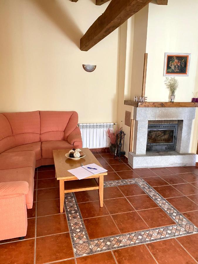 Apartamentos Rurales Los Nogales โคสกายา ภายนอก รูปภาพ